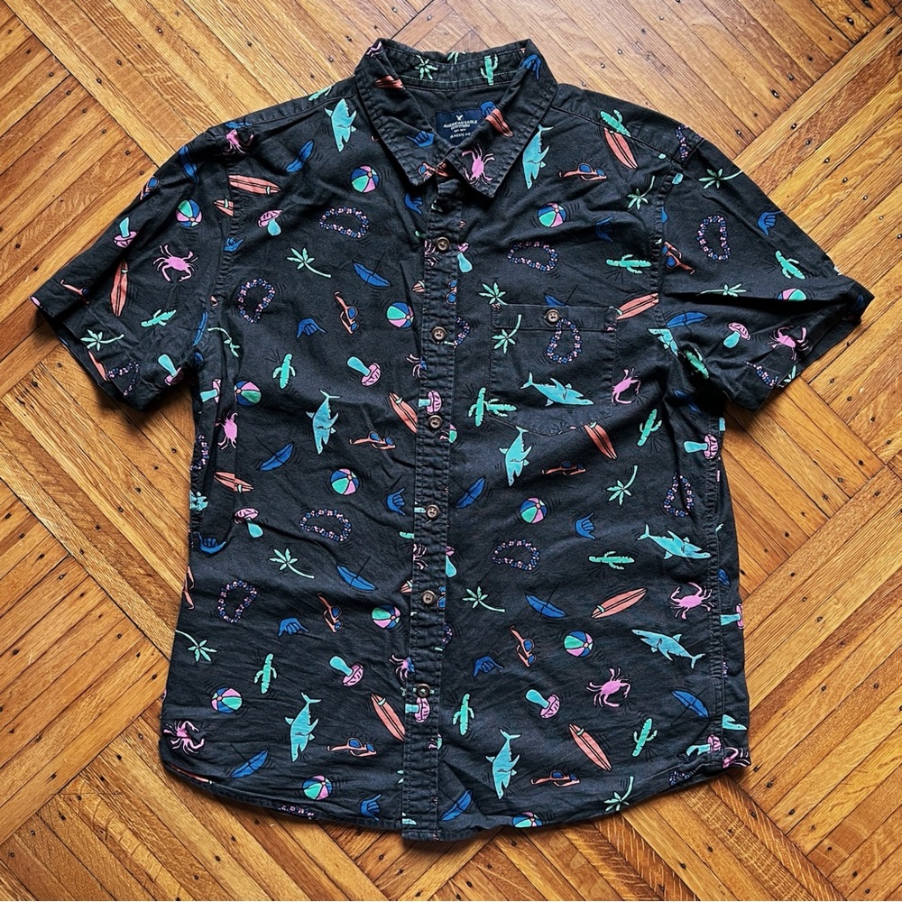 American Eagle Outfitters Hawaii Beach Print Shirt